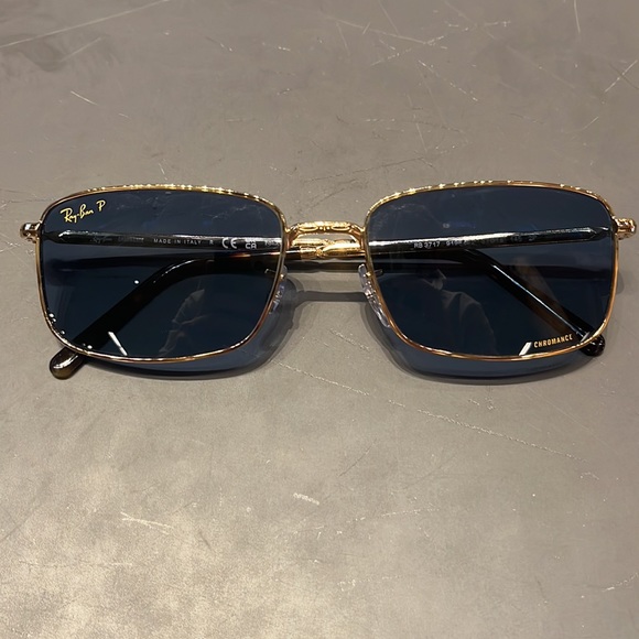 RB3717 Polarized blue lense, color enhancing lense. Gold frame with design - Picture 2 of 3